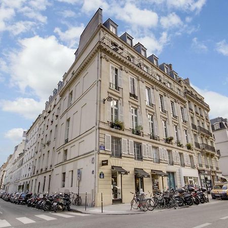 3 People - Place Des Vosges Paris By Weekome Extérieur photo