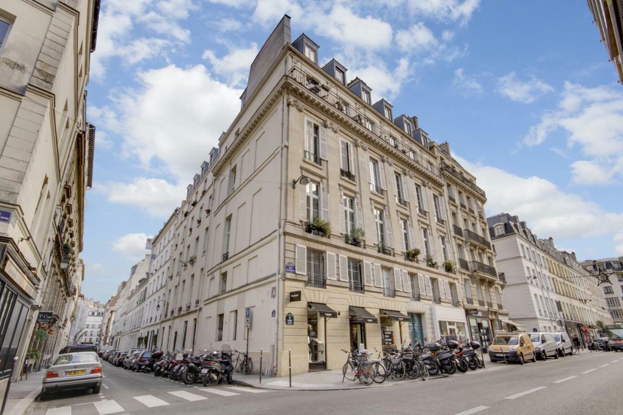 3 People - Place Des Vosges Paris By Weekome Extérieur photo